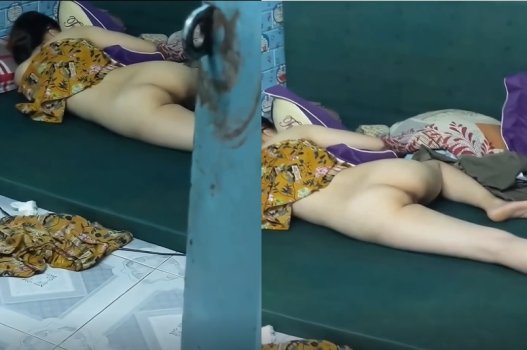 Lén lút vào phòng riêng để đụ nhau